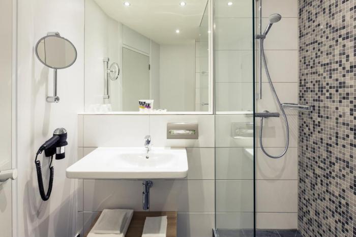 Mercure Centre Hotel 4*